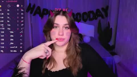 Snapshot of adelynnn chatting on October 27, 2025, 5:06 pm Ada online show from October 27, 2025, 5:06 pm