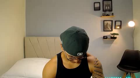 Adonis online show from November 20, 2025, 10:53 pm