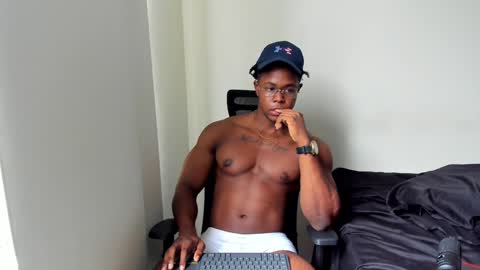 Snapshot of adonisknigh chatting on February 5, 2025, 10:01 pm Adonis Knight  online show from February 5, 2025, 10:01 pm