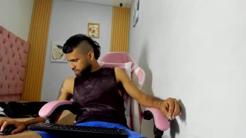 adri_sexboy229 online show from September 25, 2025, 2:04 am