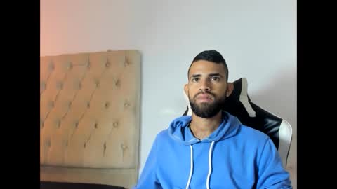 adri_sexboy229 online show from September 27, 2025, 2:44 pm