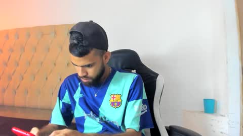 adri_sexboy229 online show from September 30, 2025, 1:32 am