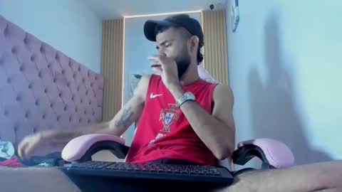 adri_sexboy229 online show from October 1, 2025, 6:52 am