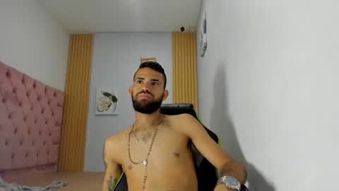 adri_sexboy229 online show from October 2, 2025, 7:26 am