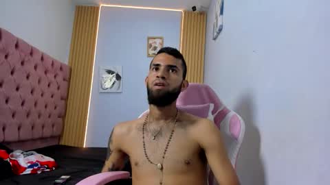 adri_sexboy229 online show from October 8, 2025, 2:09 am