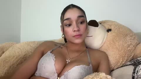 Snapshot of adriannarodriguez chatting on January 25, 2025, 6:45 am Adrianna  online show from January 25, 2025, 6:45 am