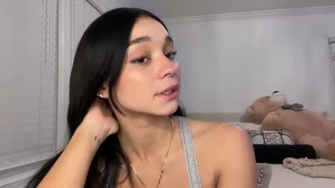 Snapshot of adriannarodriguez chatting on February 6, 2025, 2:00 am Adrianna  online show from February 6, 2025, 2:00 am