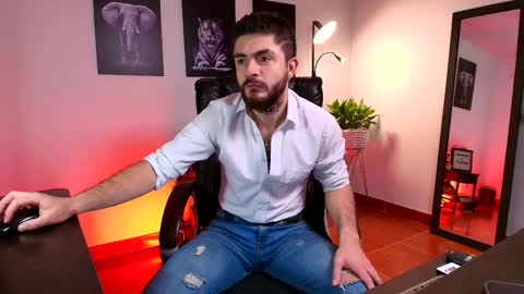 Snapshot of adrianwilliams_ chatting on February 27, 2025, 11:48 pm Adrian Williams online show from February 27, 2025, 11:48 pm