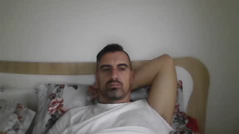 Snapshot of adyyyyyyyyyy35 chatting on November 11, 2025, 6:46 am Adrian online show from November 11, 2025, 6:46 am