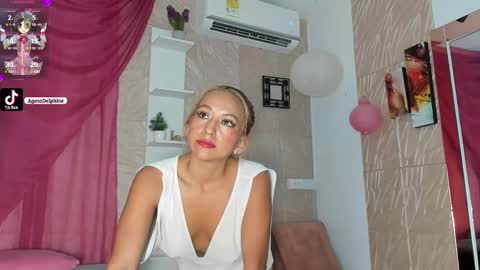Snapshot of agatadelphine_mr chatting on January 25, 2025, 3:20 pm Agatadelphine online show from January 25, 2025, 3:20 pm