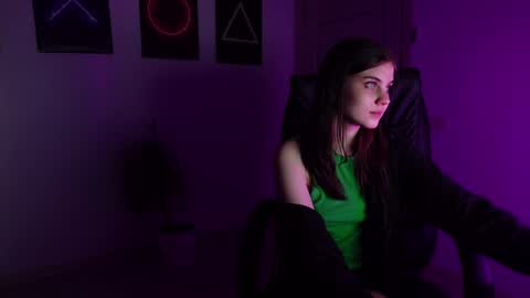 Snapshot of agelina_summer chatting on January 21, 2025, 7:50 pm Agelina Lilly Laura online show from January 21, 2025, 7:50 pm