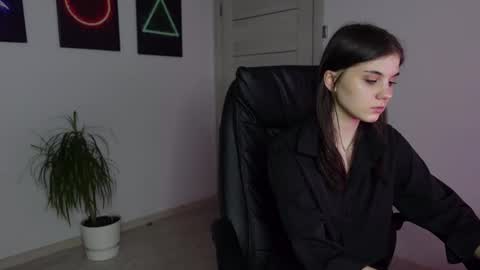 Snapshot of agelina_summer chatting on January 22, 2025, 4:44 pm Agelina Lilly Laura online show from January 22, 2025, 4:44 pm