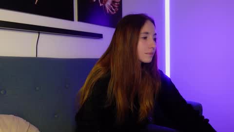Snapshot of agelina_summer chatting on January 25, 2025, 6:57 pm Agelina Lilly Laura online show from January 25, 2025, 6:57 pm