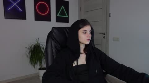 Snapshot of agelina_summer chatting on January 27, 2025, 8:29 am Agelina Lilly Laura online show from January 27, 2025, 8:29 am