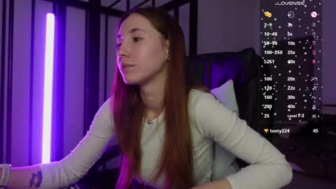 Snapshot of agelina_summer chatting on February 10, 2025, 2:59 pm Agelina Lilly Laura online show from February 10, 2025, 2:59 pm