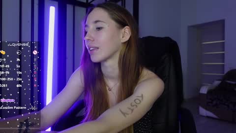 Snapshot of agelina_summer chatting on February 15, 2025, 7:06 pm Agelina Lilly Laura online show from February 15, 2025, 7:06 pm