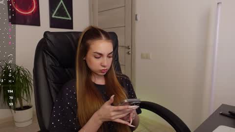 Snapshot of agelina_summer chatting on February 23, 2025, 12:16 pm Agelina Lilly Laura online show from February 23, 2025, 12:16 pm