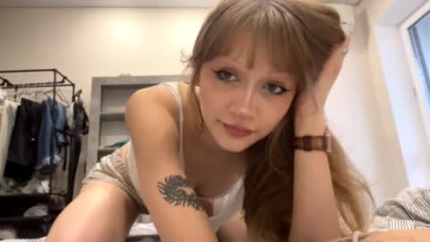 Snapshot of agnessawdo chatting on October 13, 2025, 1:44 pm Lola online show from October 13, 2025, 1:44 pm