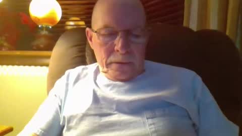 Snapshot of aguynrkfrd chatting on December 2, 2024, 9:56 am aguynrkfrd online show from December 2, 2024, 9:56 am