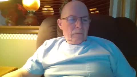 Snapshot of aguynrkfrd chatting on December 3, 2024, 10:28 am aguynrkfrd online show from December 3, 2024, 10:28 am