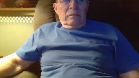 Snapshot of aguynrkfrd chatting on December 25, 2024, 9:34 am aguynrkfrd online show from December 25, 2024, 9:34 am