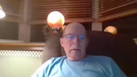 Snapshot of aguynrkfrd chatting on October 10, 2025, 9:52 am aguynrkfrd online show from October 10, 2025, 9:52 am