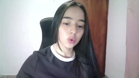 Snapshot of aineangeel chatting on September 14, 2025, 12:32 am AINE online show from September 14, 2025, 12:32 am