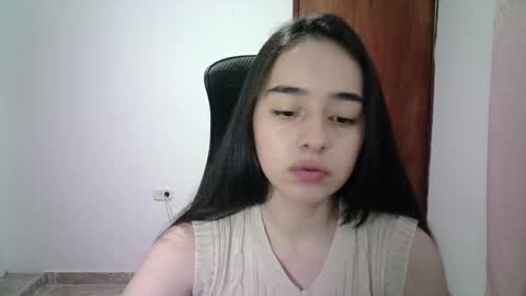 Snapshot of aineangeel chatting on October 1, 2025, 1:33 am AINE online show from October 1, 2025, 1:33 am