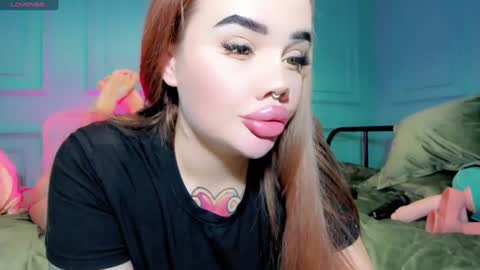 Snapshot of aira_vi chatting on December 30, 2024, 3:35 pm Aira online show from December 30, 2024, 3:35 pm