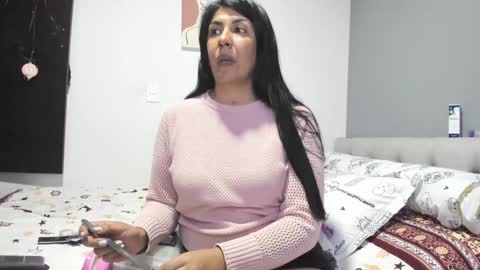 Snapshot of aisha_latina chatting on February 3, 2025, 11:36 pm Katie online show from February 3, 2025, 11:36 pm