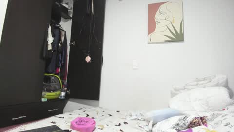 Snapshot of aisha_latina chatting on February 4, 2025, 11:38 pm Katie online show from February 4, 2025, 11:38 pm