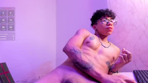 Snapshot of akazaboy chatting on December 15, 2024, 10:39 am akazaboy online show from December 15, 2024, 10:39 am