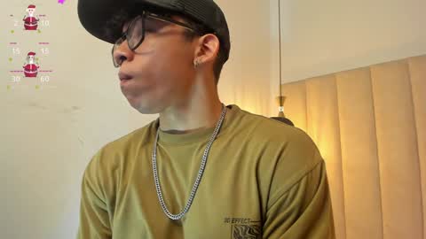 Snapshot of akazaboy chatting on December 26, 2024, 4:32 am akazaboy online show from December 26, 2024, 4:32 am