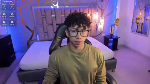 Snapshot of akazaboy chatting on February 28, 2025, 5:04 am akazaboy online show from February 28, 2025, 5:04 am