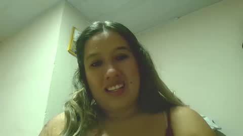 Snapshot of alahia_fox chatting on December 25, 2024, 5:05 am alahia online show from December 25, 2024, 5:05 am