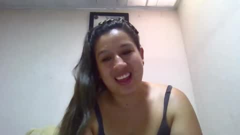 Snapshot of alahia_fox chatting on February 24, 2025, 6:58 pm alahia online show from February 24, 2025, 6:58 pm
