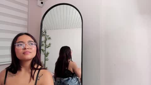 Snapshot of alaia_soto chatting on March 5, 2025, 11:27 pm alaia_soto online show from March 5, 2025, 11:27 pm