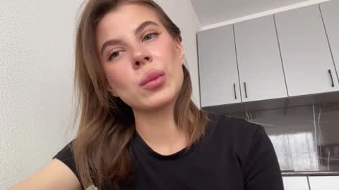 Snapshot of alannapostuci chatting on October 29, 2025, 8:27 am Mila online show from October 29, 2025, 8:27 am