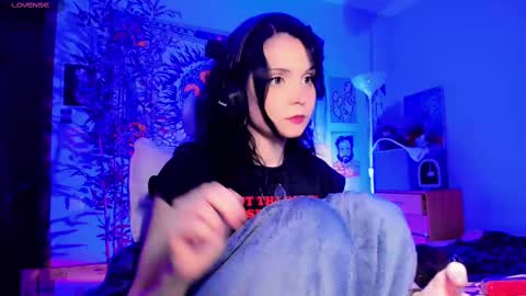 Snapshot of alaska_chan_ chatting on February 18, 2025, 6:04 pm alaska_chan_ online show from February 18, 2025, 6:04 pm