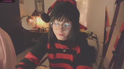 Snapshot of alaskagrace chatting on December 3, 2024, 3:30 am Alaska Grace       online show from December 3, 2024, 3:30 am