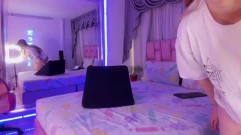 Snapshot of albaandthayron chatting on January 13, 2025, 12:02 pm albaandthayron online show from January 13, 2025, 12:02 pm