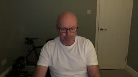 Snapshot of alc300170 chatting on October 3, 2025, 6:21 am alc300170 online show from October 3, 2025, 6:21 am