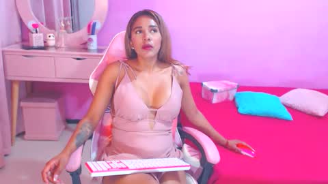 Snapshot of aldana_stone chatting on September 29, 2025, 5:01 am aldana_stone online show from September 29, 2025, 5:01 am