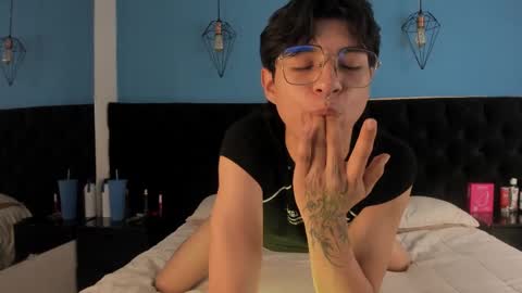 Snapshot of ale_aurarashi chatting on October 2, 2025, 11:45 pm ale_aurarashi online show from October 2, 2025, 11:45 pm