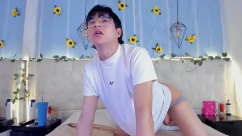 Snapshot of ale_aurarashi chatting on October 6, 2025, 8:06 pm ale_aurarashi online show from October 6, 2025, 8:06 pm