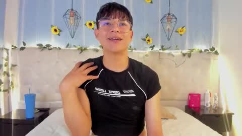 Snapshot of ale_aurarashi chatting on October 14, 2025, 7:31 am ale_aurarashi online show from October 14, 2025, 7:31 am