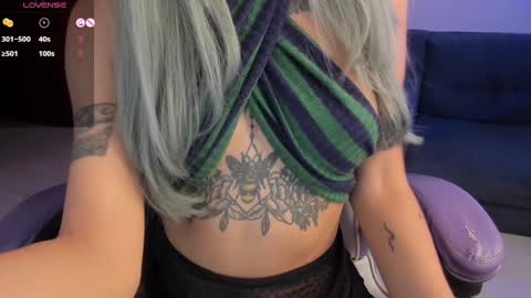 Snapshot of ale_petitee chatting on January 24, 2025, 5:53 am alexa online show from January 24, 2025, 5:53 am