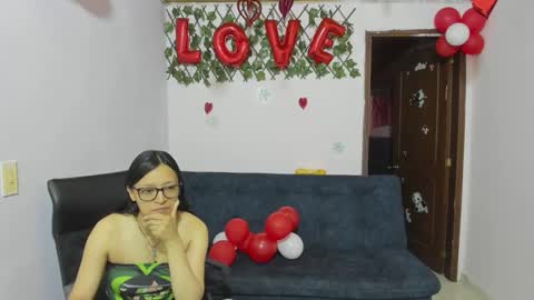 Snapshot of alejita_smithh chatting on February 19, 2025, 12:11 pm zoe and Kataleya online show from February 19, 2025, 12:11 pm