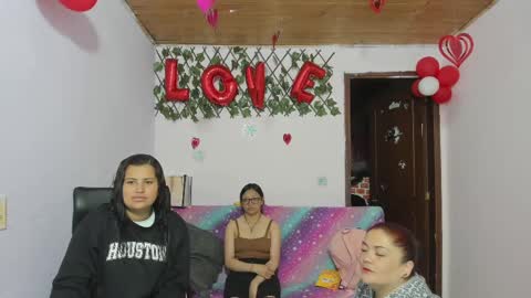 Snapshot of alejita_smithh chatting on March 6, 2025, 12:19 pm zoe and Kataleya online show from March 6, 2025, 12:19 pm