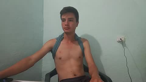 Snapshot of aleo_011 chatting on January 8, 2025, 1:32 am Alejandro online show from January 8, 2025, 1:32 am
